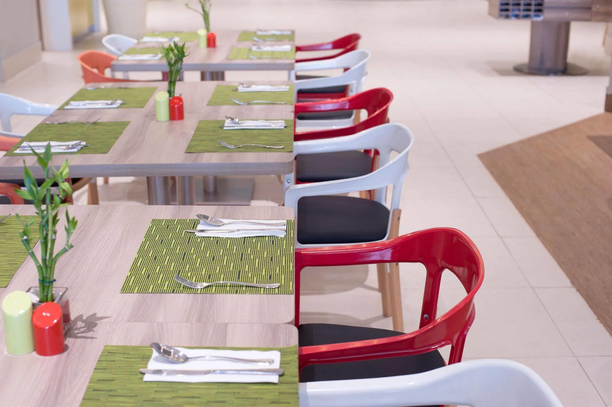 Ibis Styles Jakarta Mangga Dua Square Exterior photo